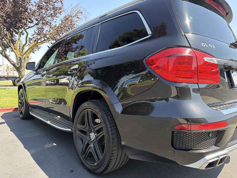 Used 2015 Mercedes-Benz GL 63 AMG 4MATIC image 8