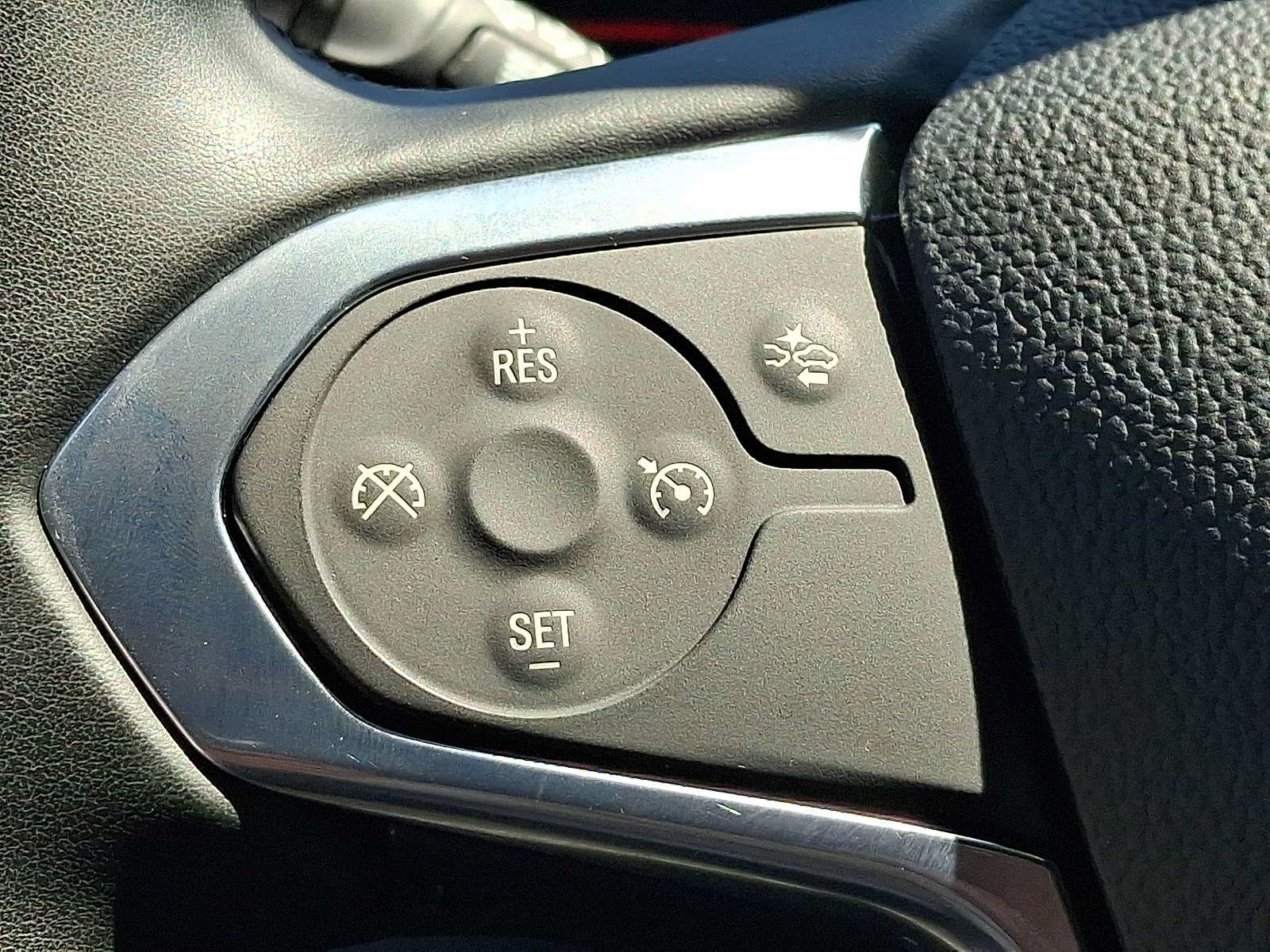 Used 2024 Chevrolet Traverse LT AWD/4WD image 20