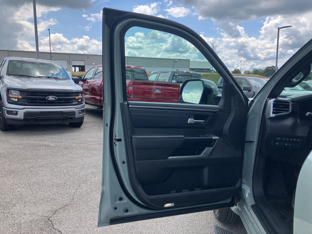 Used 2025 Toyota Tundra Platinum AWD/4WD image 15