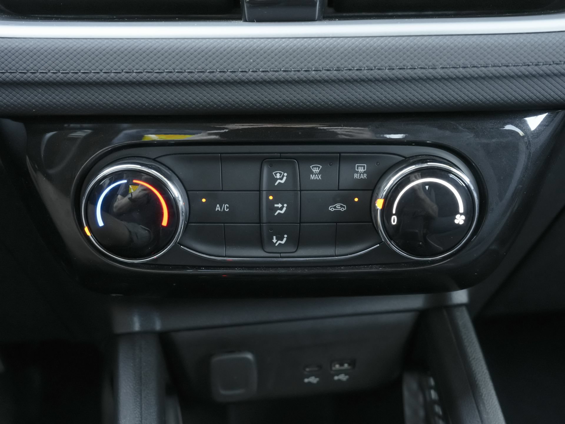 Used 2025 Chevrolet TrailBlazer LT AWD/4WD image 15