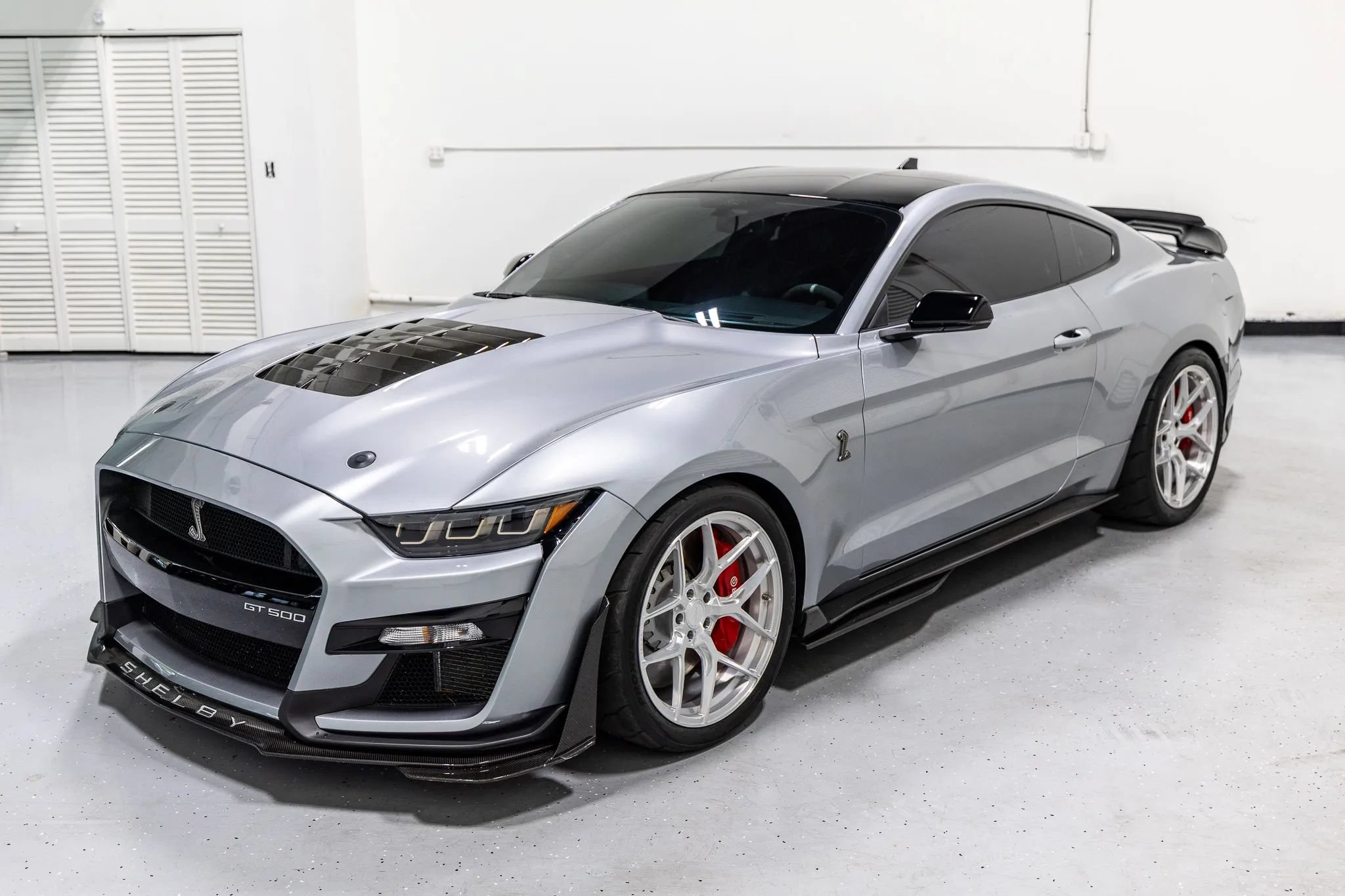 Used 2021 Ford Mustang Shelby GT500 w/ Technology Package RWD image 3