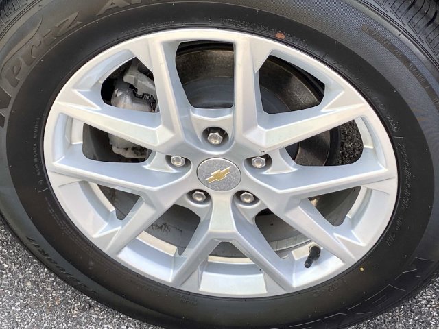 Used 2024 Chevrolet Equinox LT FWD image 27