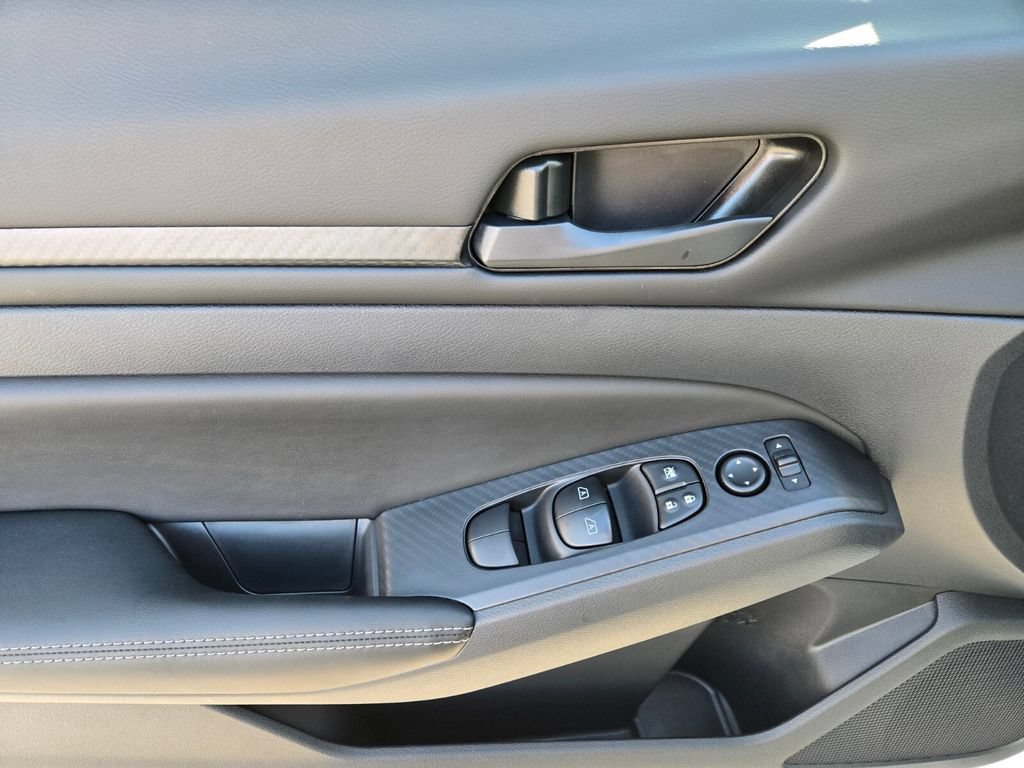 New 2026 Nissan Altima 2.5 SV AWD/4WD image 9