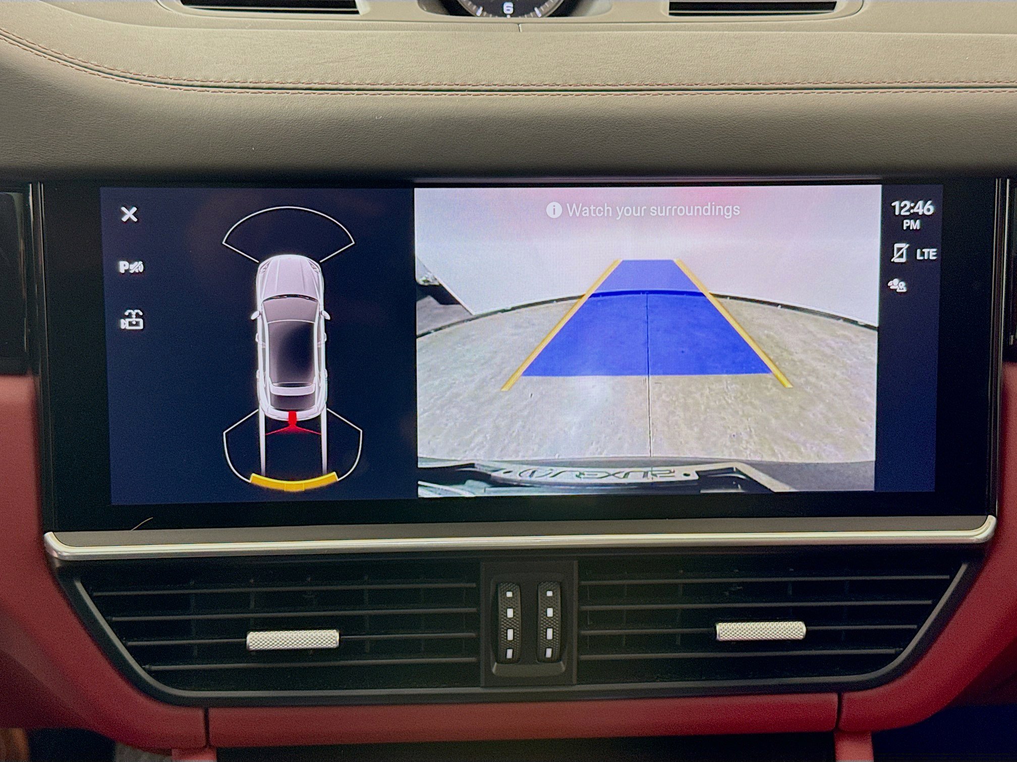 Used 2023 Porsche Cayenne Platinum Edition image 16