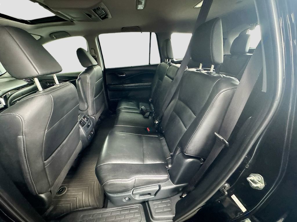 Used 2016 Honda Pilot Touring image 24