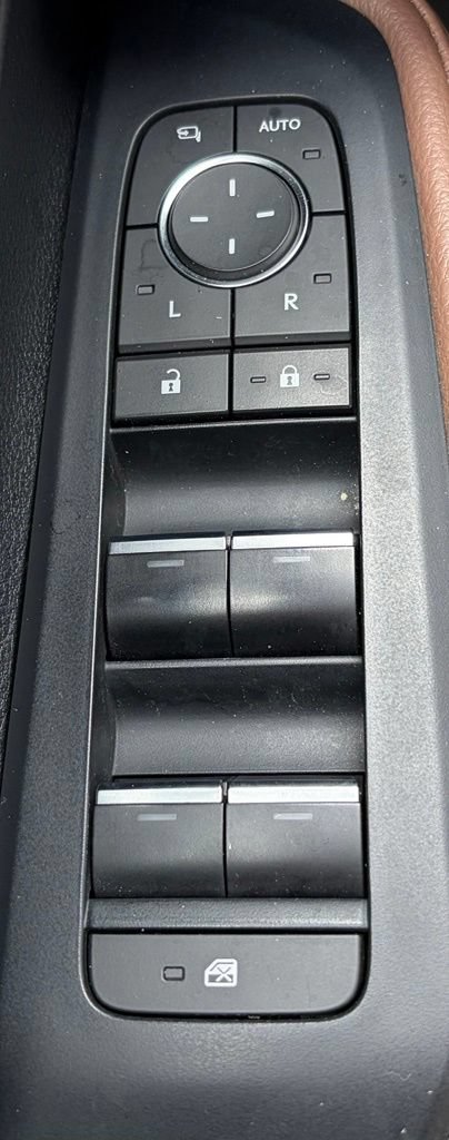 Used 2024 Toyota Grand Highlander AWD image 17