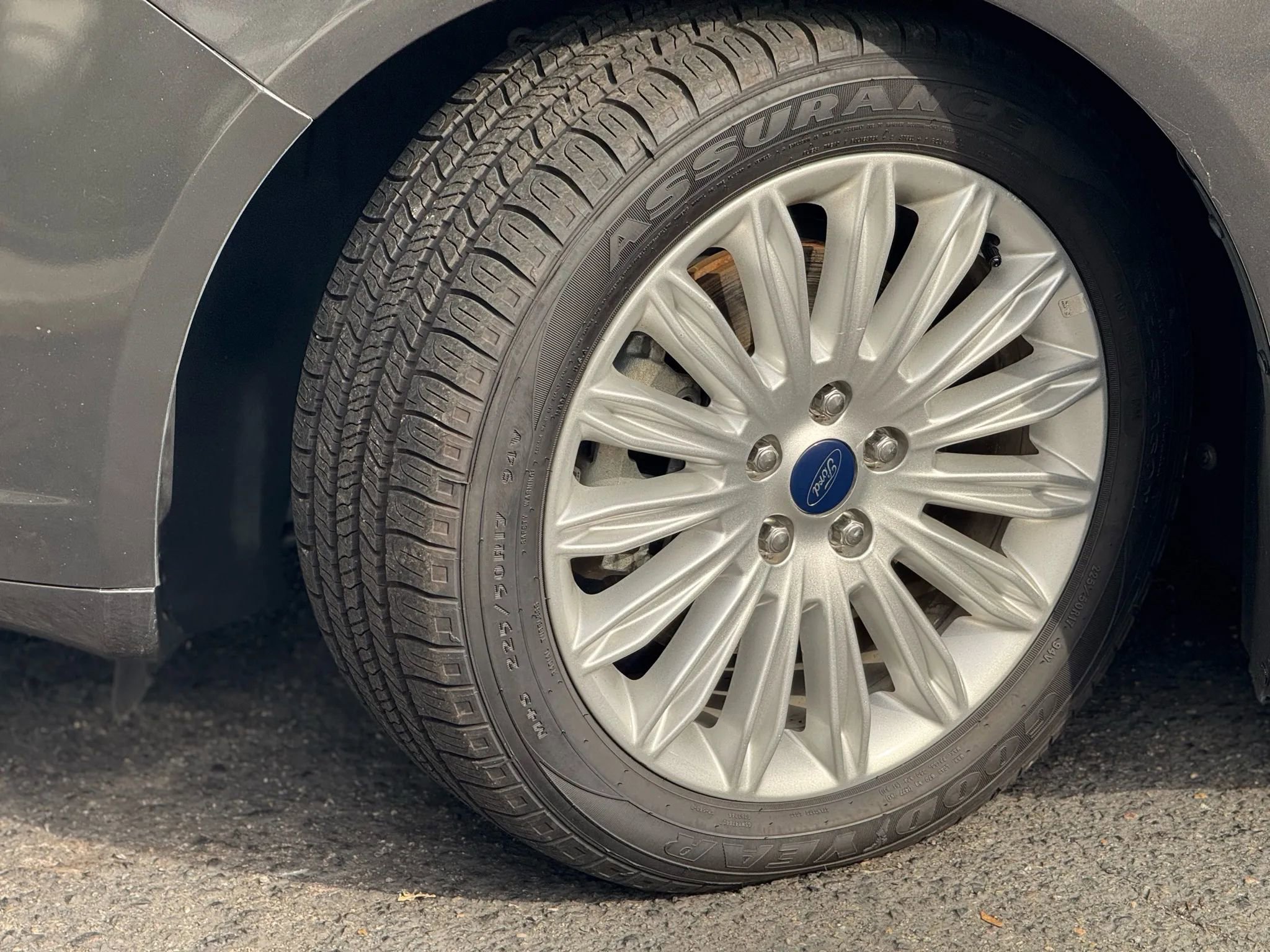 Used 2015 Ford Fusion SE image 12