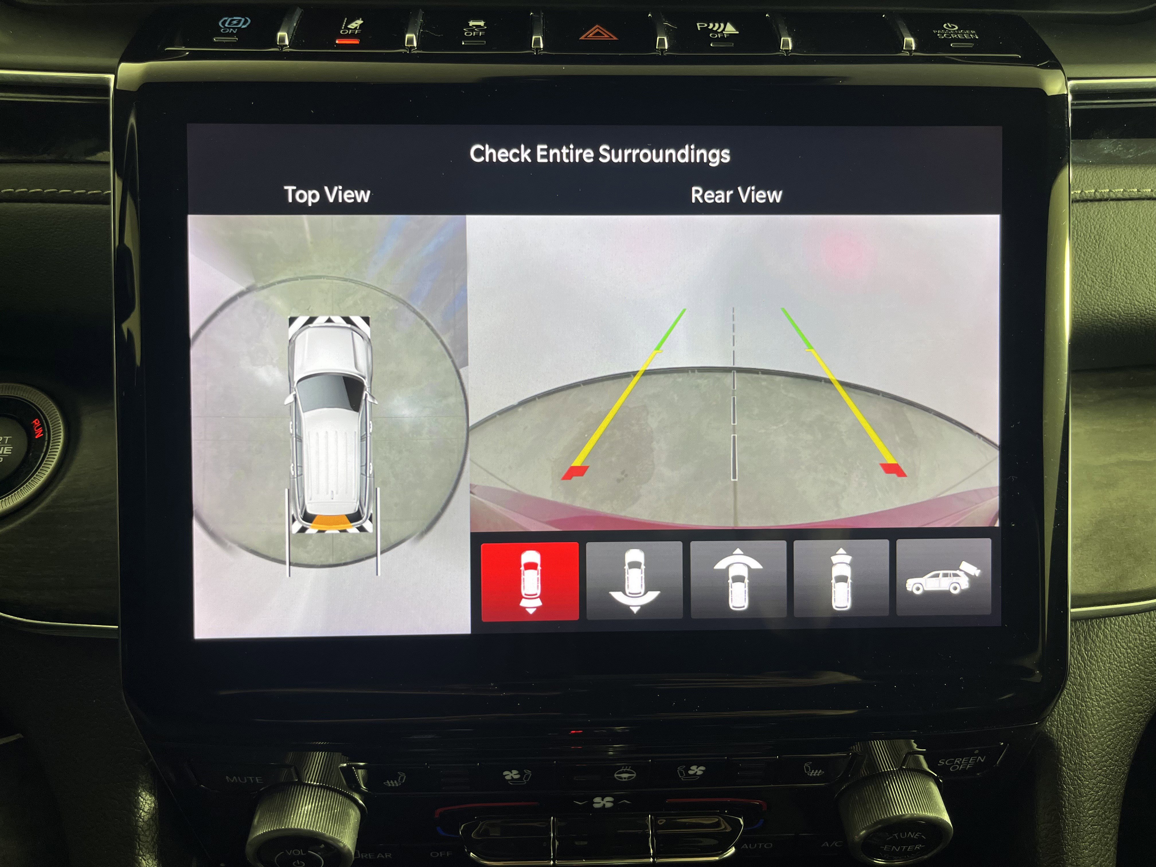 Used 2023 Jeep Grand Cherokee Overland w/ Advanced Protech Group III image 29