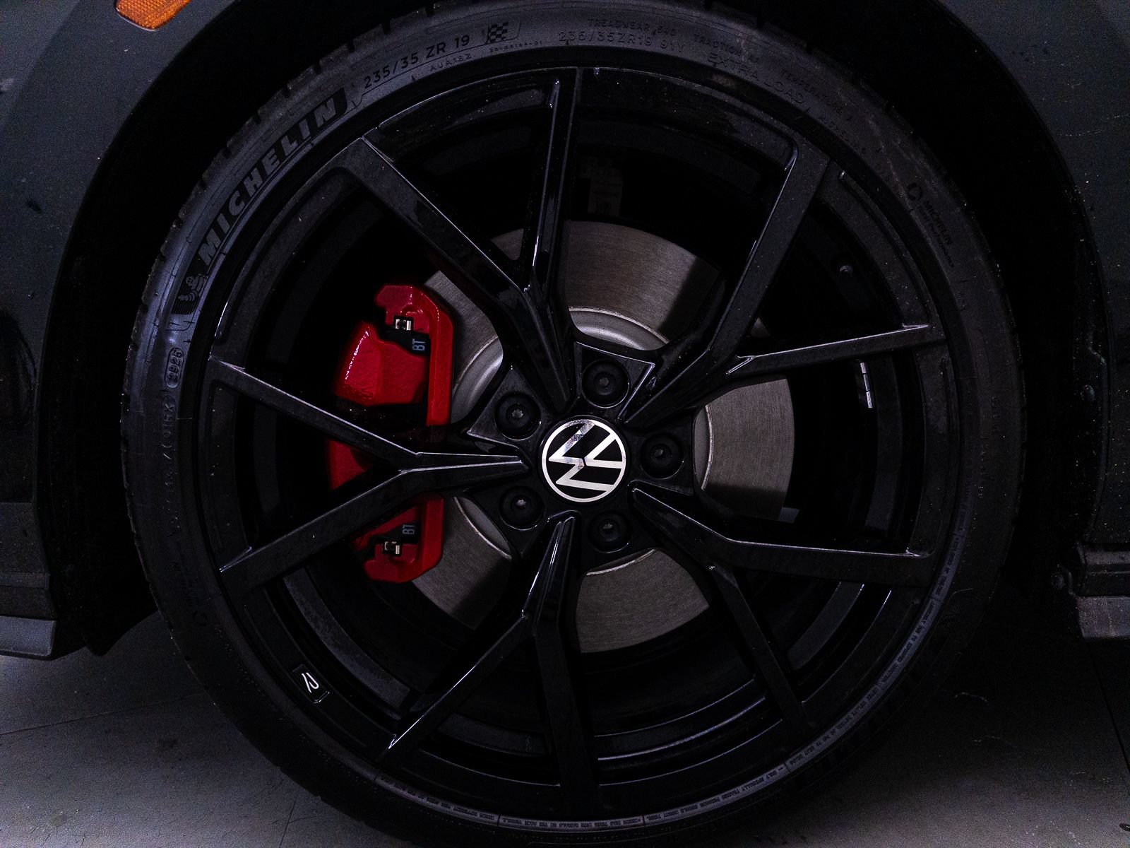 Used 2024 Volkswagen GTI SE FWD image 6