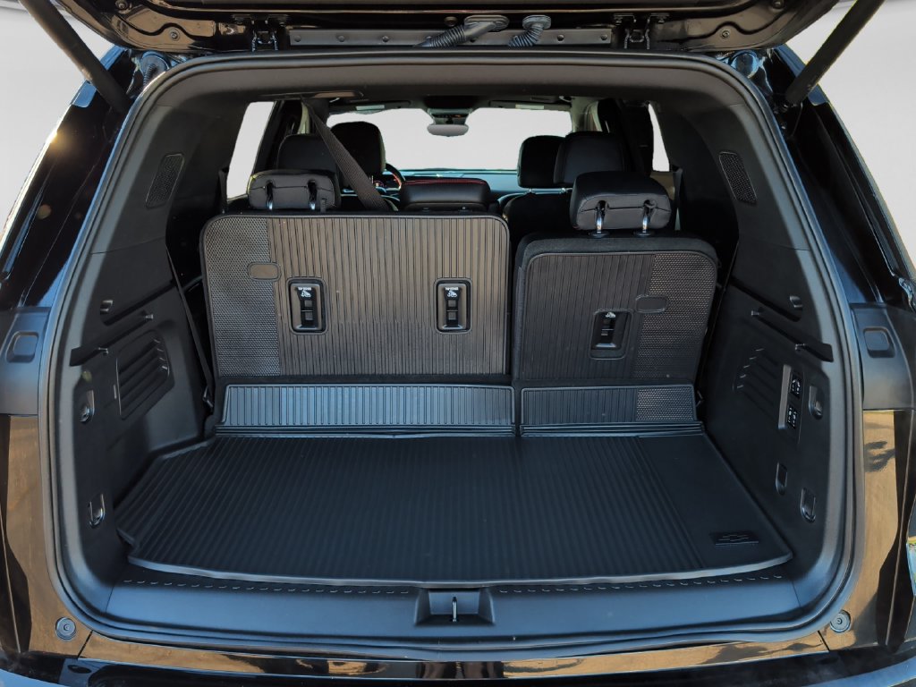 Used 2026 Chevrolet Traverse RS w/ LPO, Floor Liner Package FWD image 38