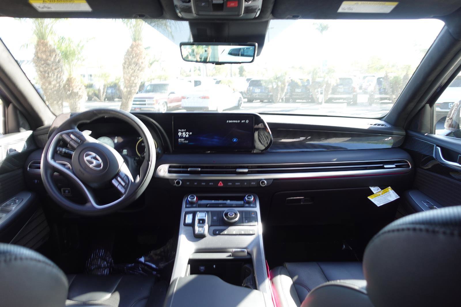 Used 2024 Hyundai Palisade Calligraphy image 11