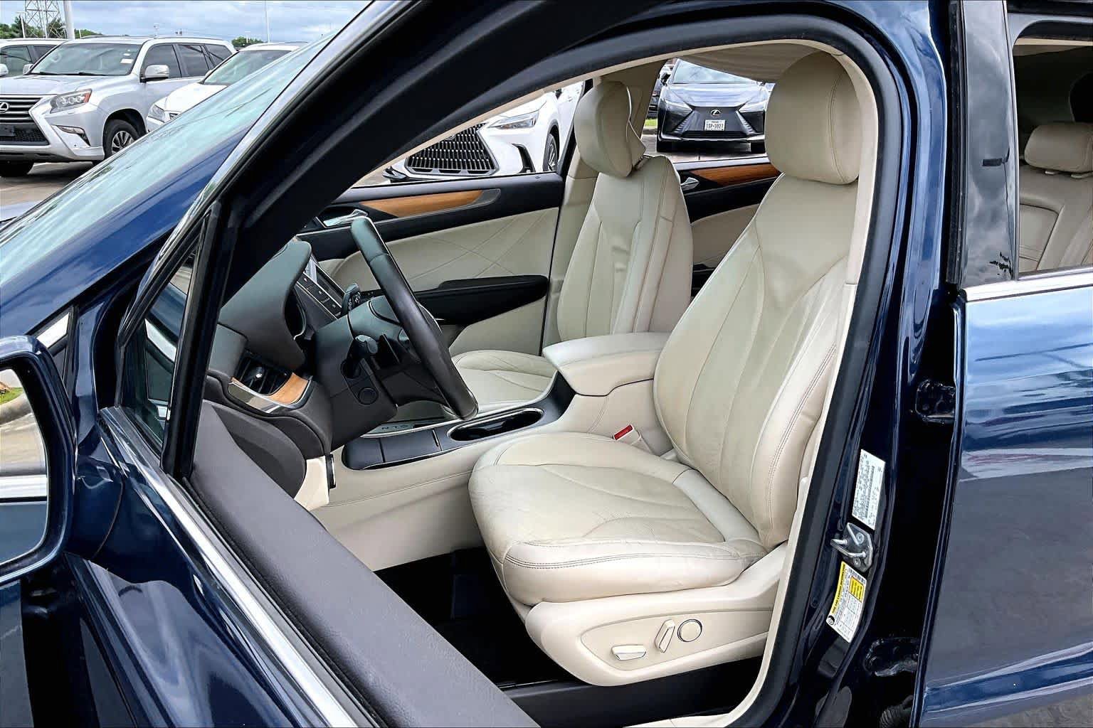 Used 2015 Lincoln MKC FWD w/ Equipment Group 102A Reserve image 7
