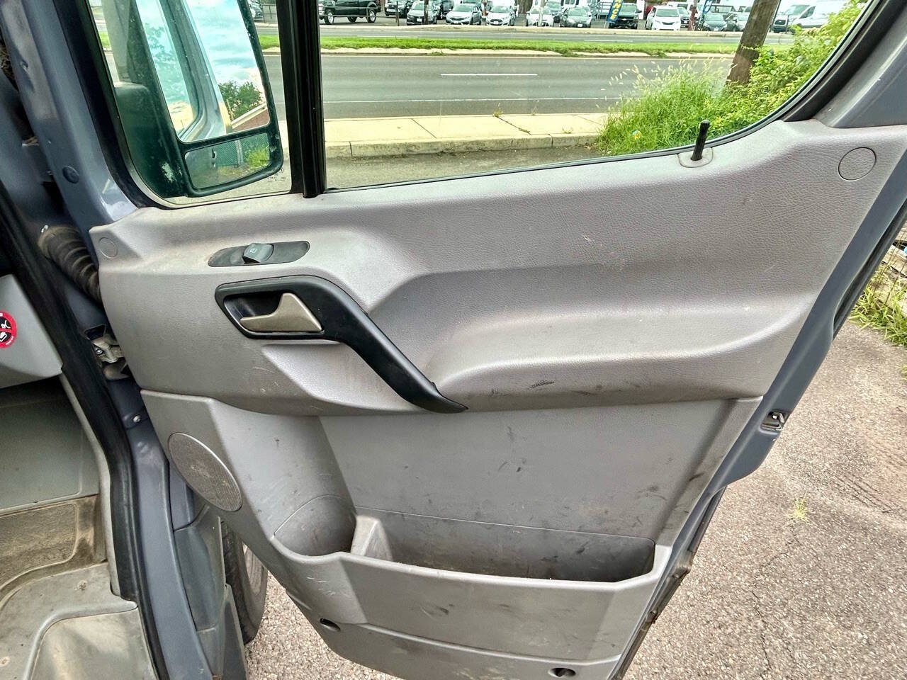 Used 2008 Dodge Sprinter 2500 RWD image 12
