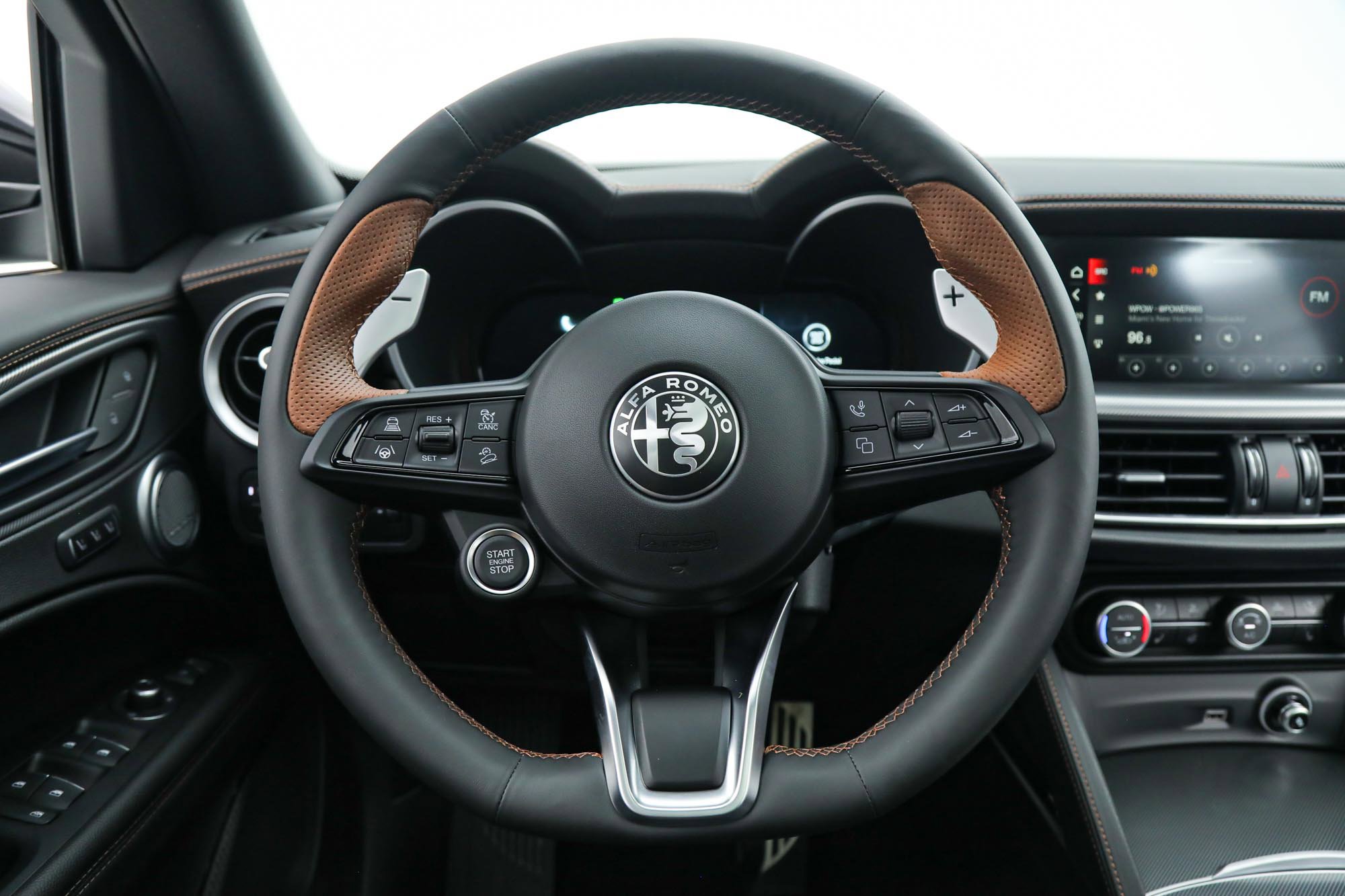 New 2025 Alfa Romeo Stelvio Sprint image 16