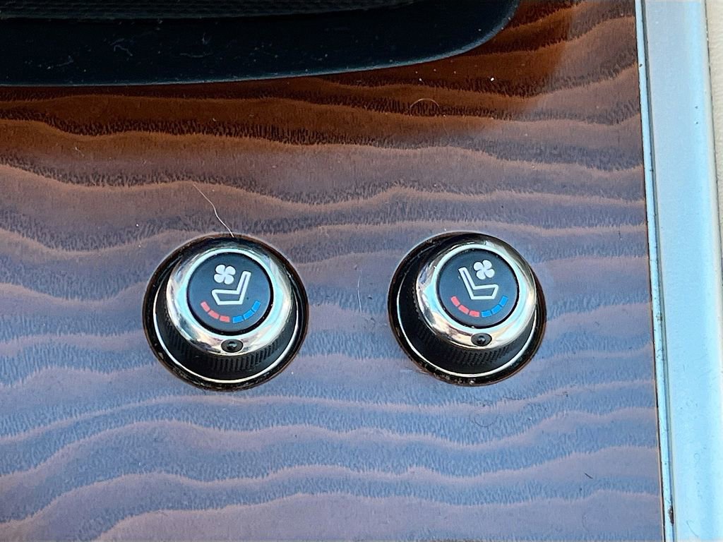 Used 2019 Nissan Pathfinder Platinum image 19