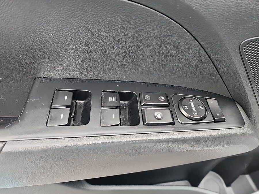 Used 2019 Hyundai Elantra SE w/ Cargo Package FWD image 30