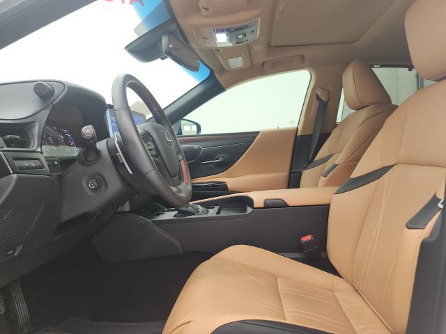 Used 2025 Lexus ES 300h Ultra Luxury FWD image 15