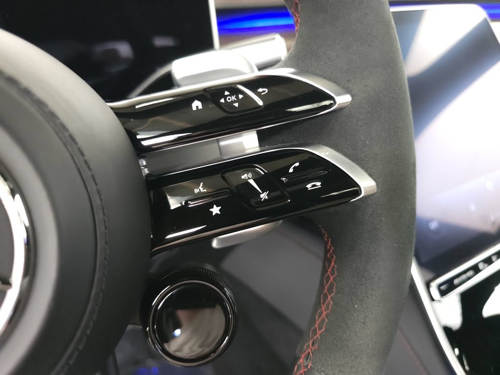 Used 2024 Mercedes-Benz S 63 AMG S w/ Carbon Fiber Exterior Package image 13