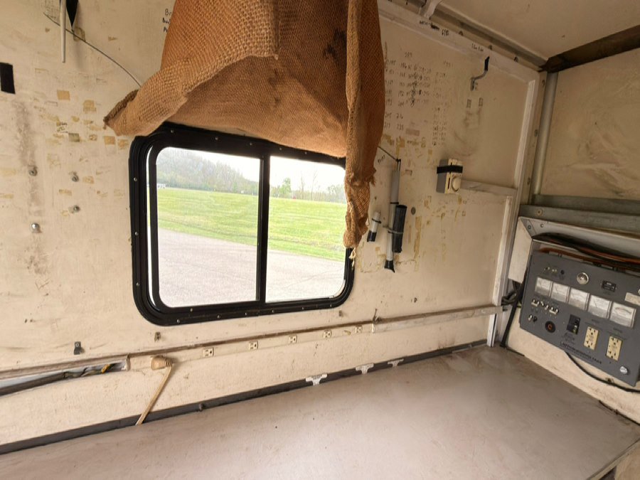 Used 2011 Ford E-350 and Econoline 350 Super Duty RWD image 15