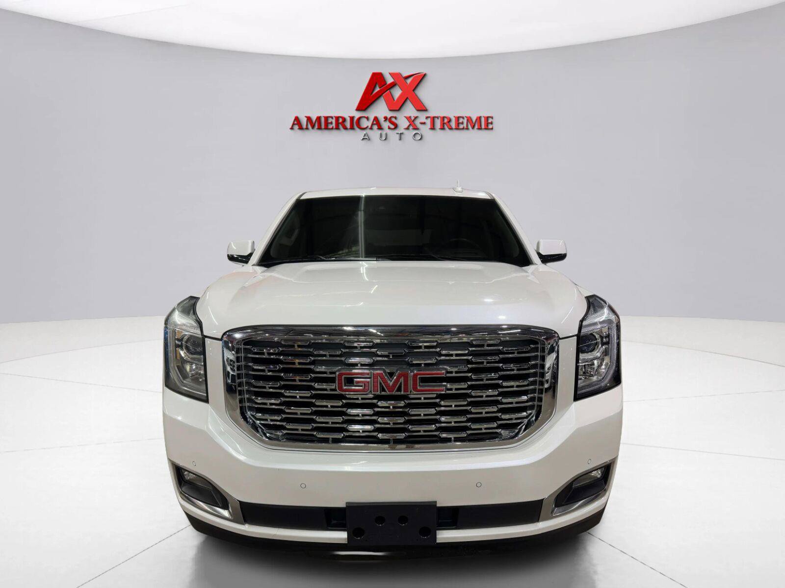 Used 2016 GMC Yukon Denali w/ Open Road Package AWD/4WD image 10