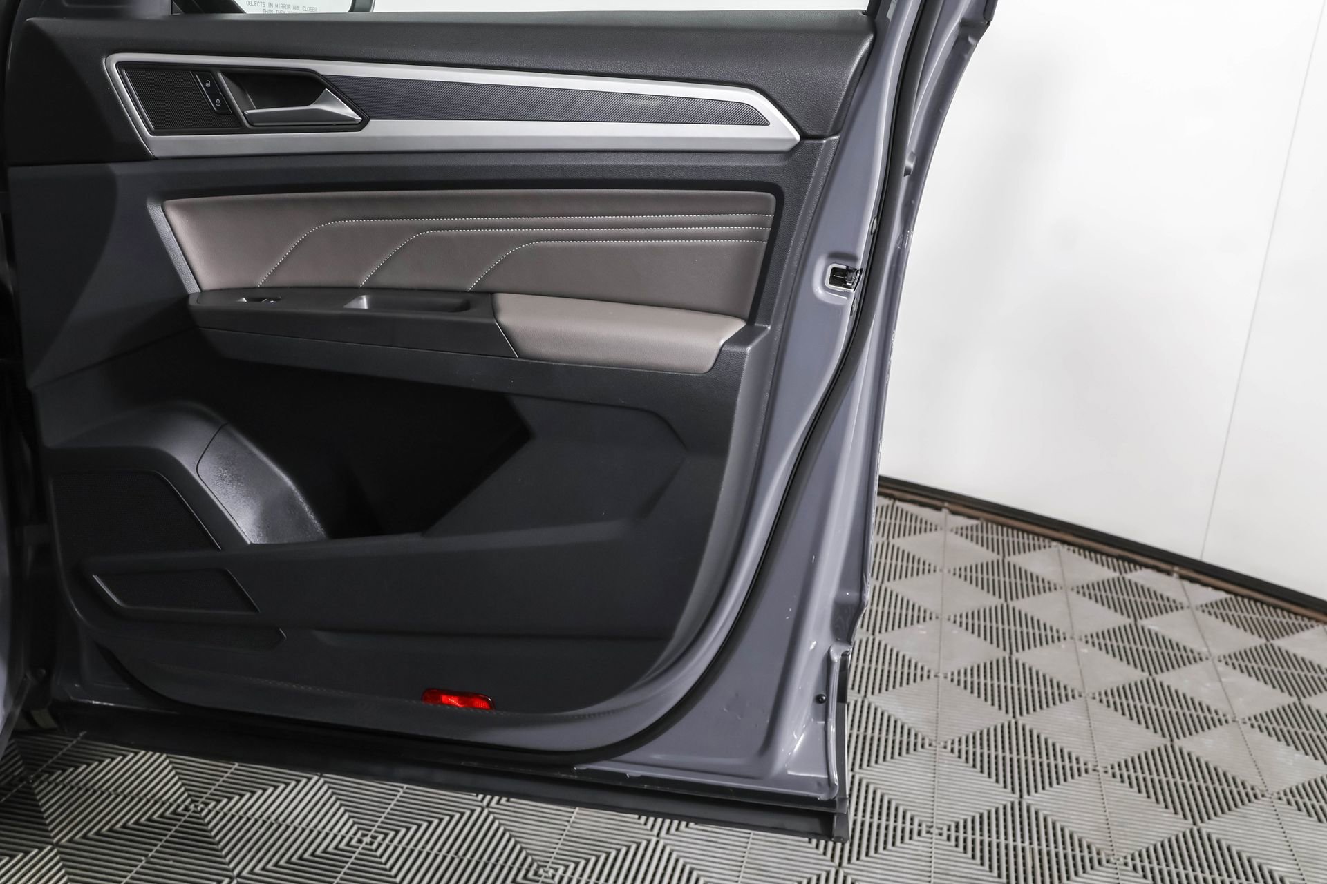 Used 2022 Volkswagen Atlas Cross Sport SEL image 49