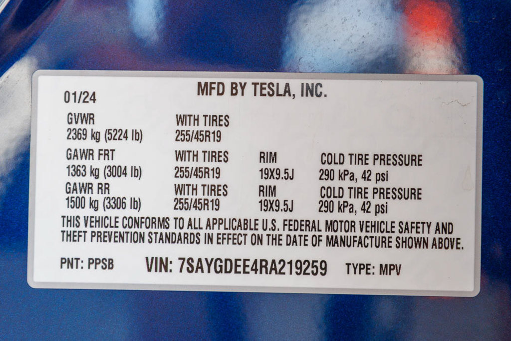 Used 2024 Tesla Model Y Long Range AWD/4WD image 34