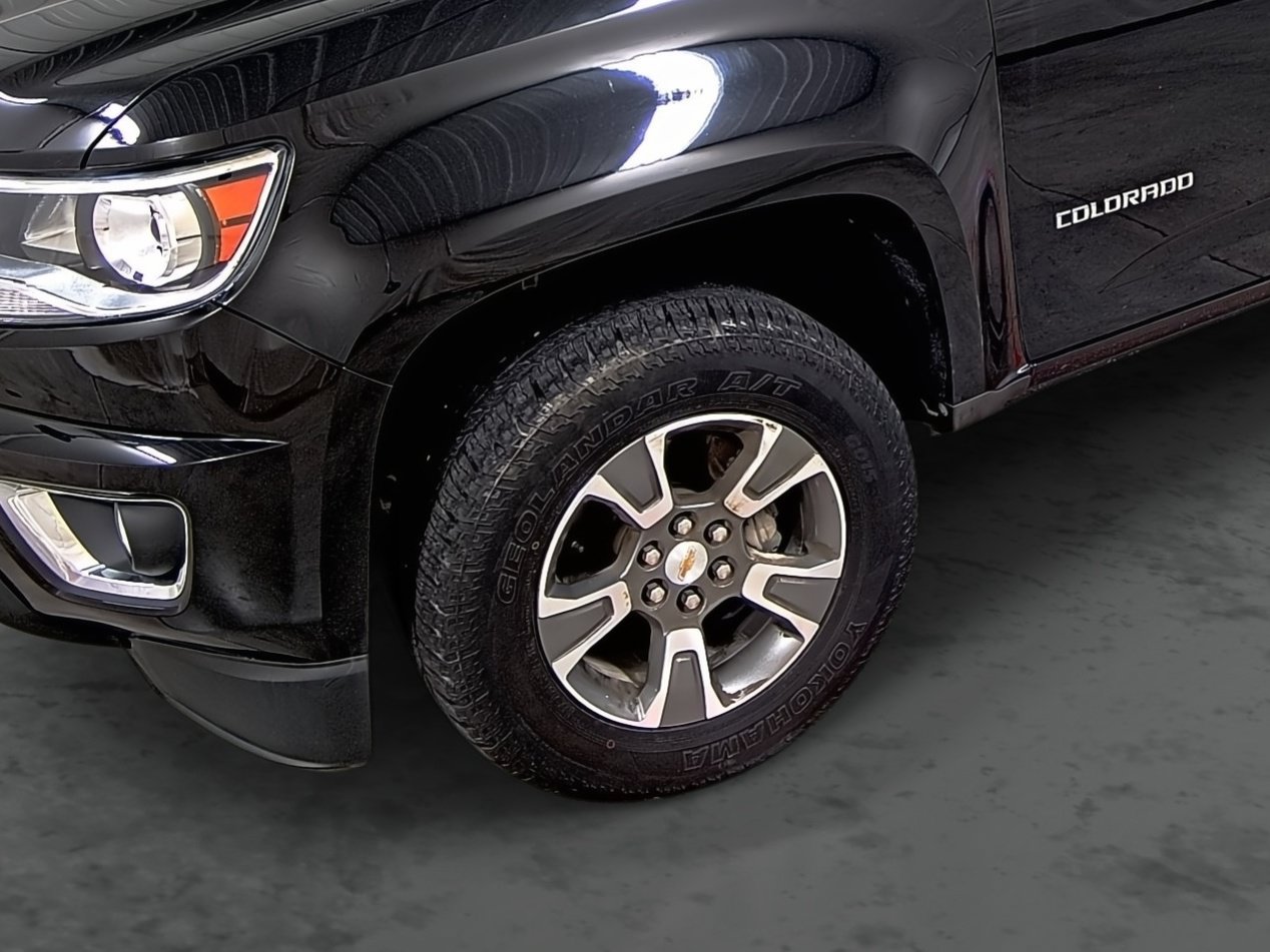 Used 2017 Chevrolet Colorado Z71 AWD/4WD image 7