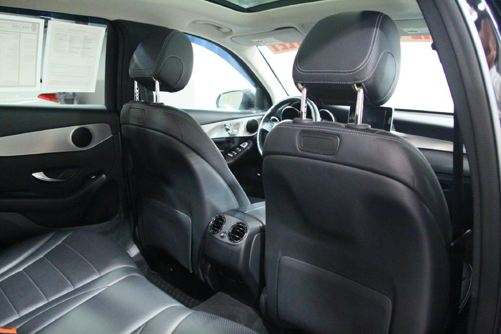 Certified 2019 Mercedes-Benz GLC 300 4MATIC image 21