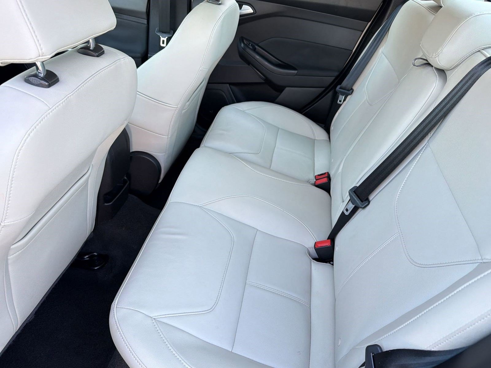 Used 2018 Ford Focus Titanium FWD image 23