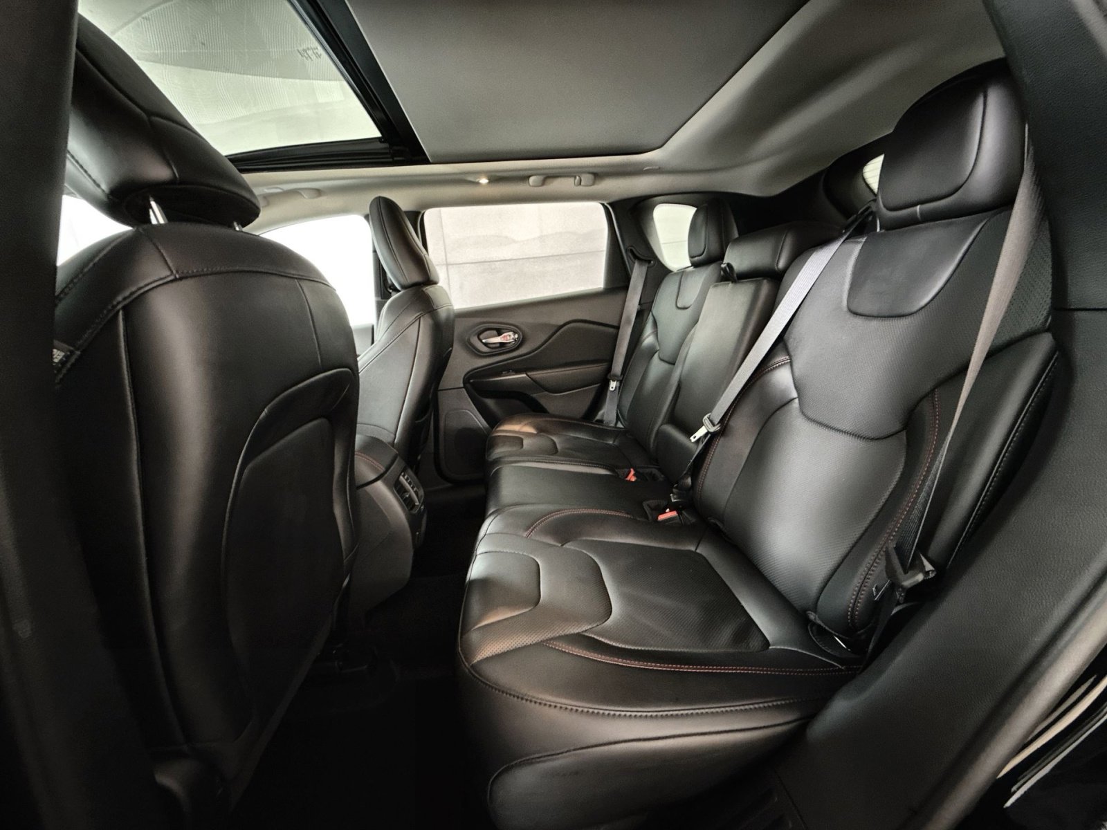 Used 2023 Jeep Cherokee Trailhawk w/ Sun & Sound Group image 25