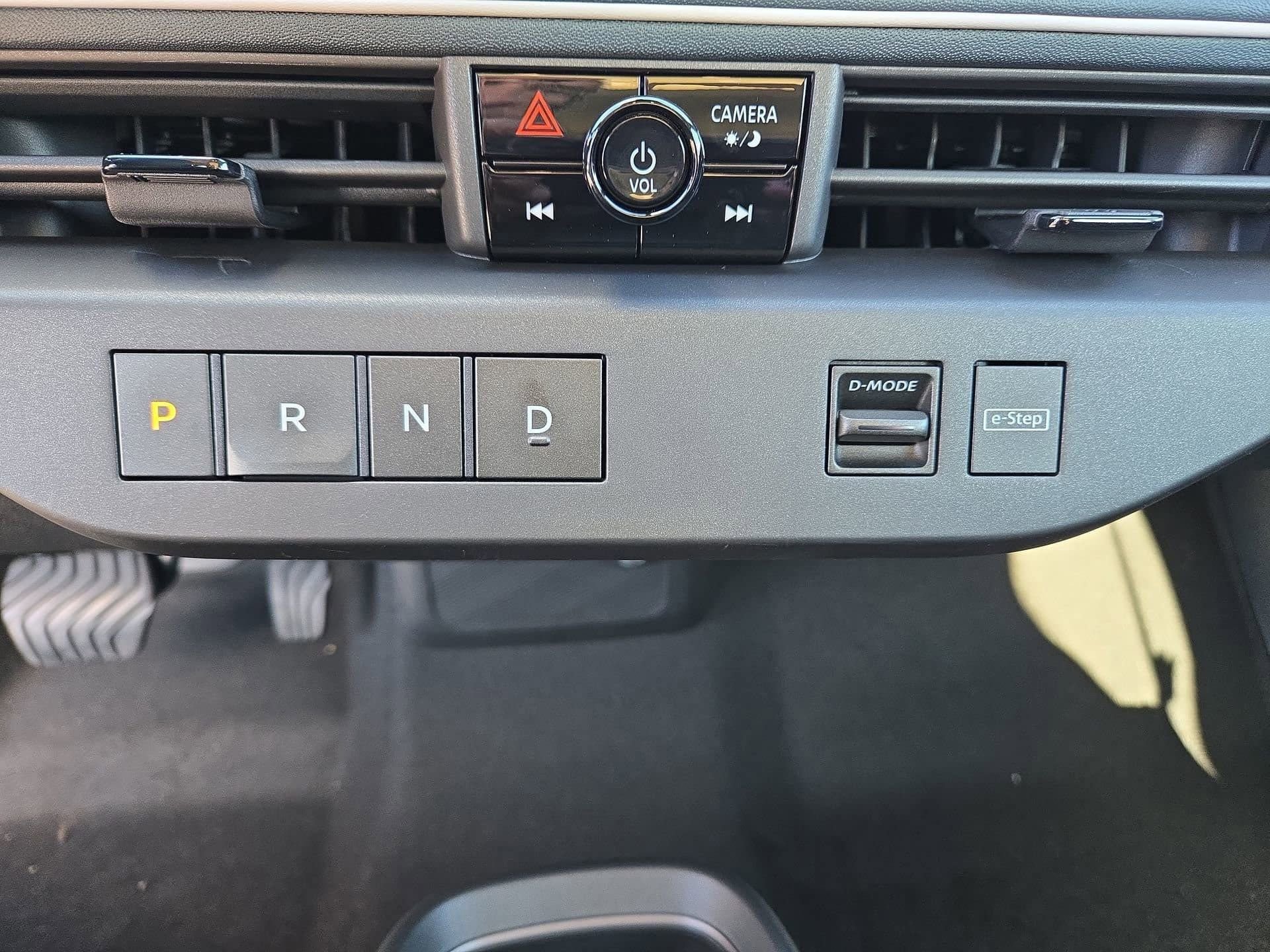 New 2026 Nissan Leaf Platinum+ image 29