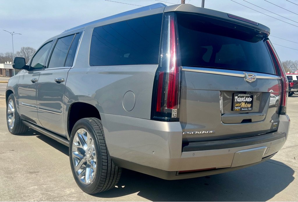 Used 2017 Cadillac Escalade ESV Platinum image 5