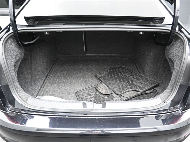 Used 2020 Volkswagen Jetta SEL Premium image 32