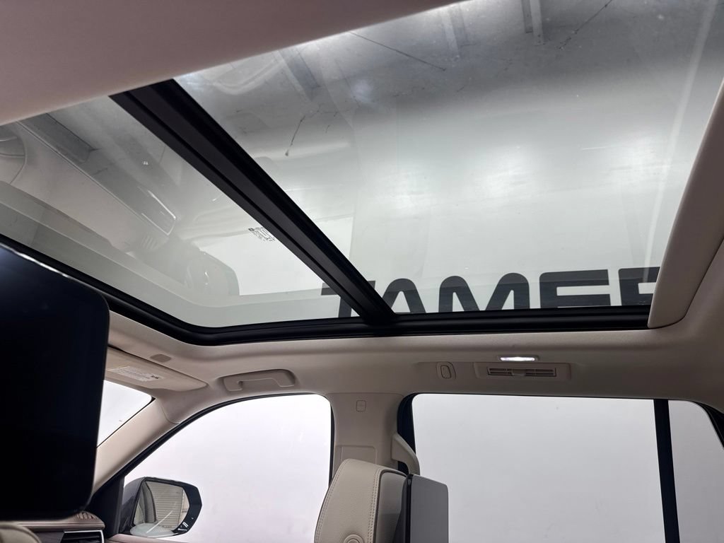 Used 2021 GMC Yukon Denali w/ Denali Premium Package RWD image 18