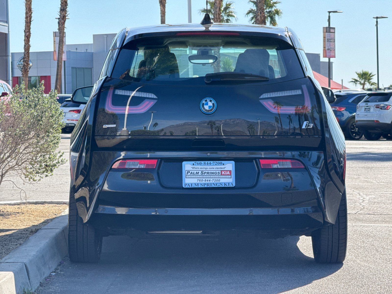 Used 2017 BMW i3 94Ah w/Range Extender image 4