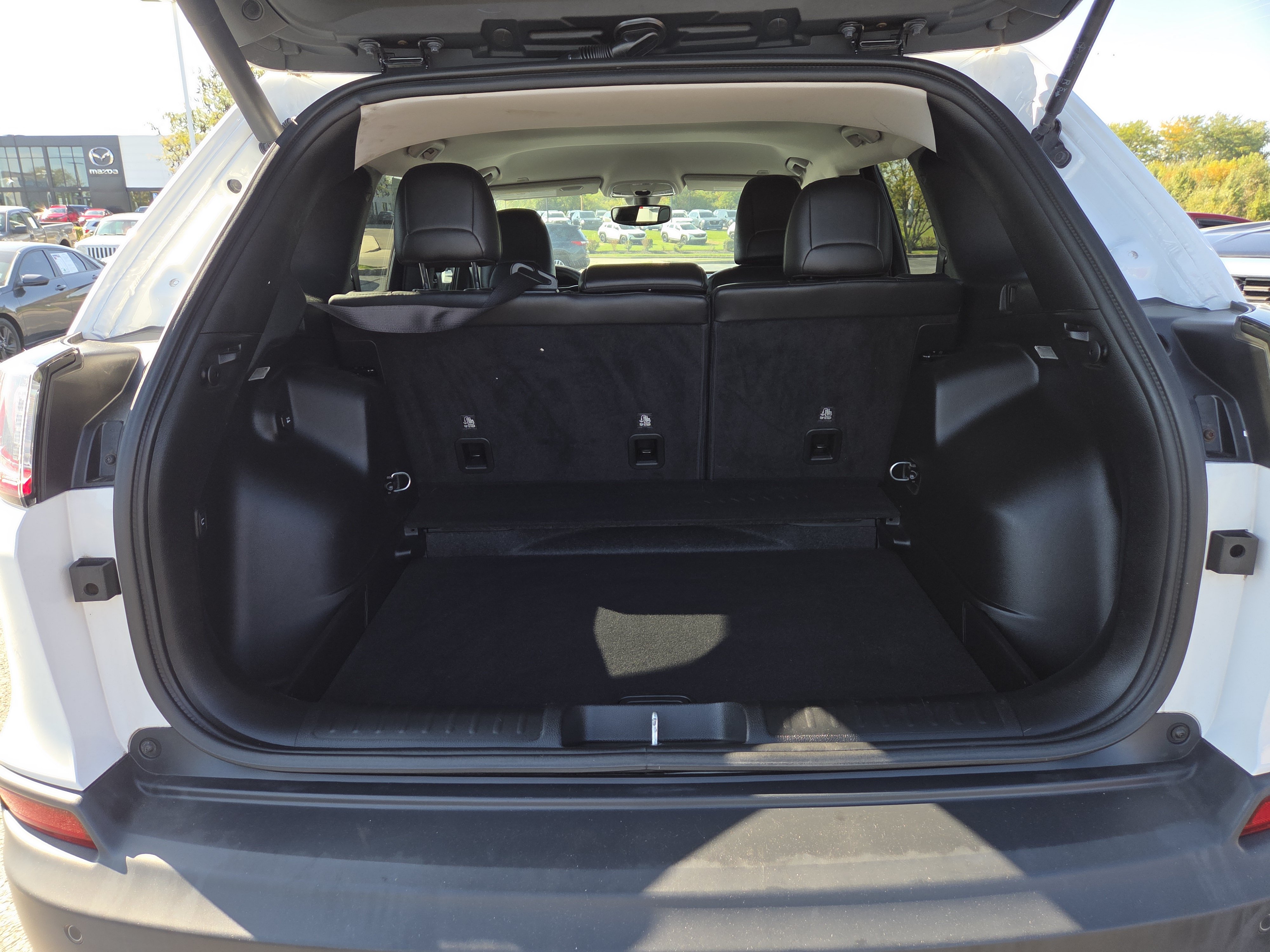 Used 2019 Jeep Cherokee Limited AWD/4WD image 13