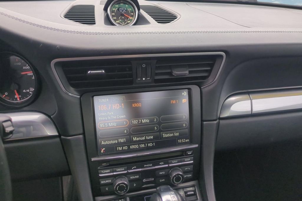 Used 2015 Porsche 911 Turbo image 25