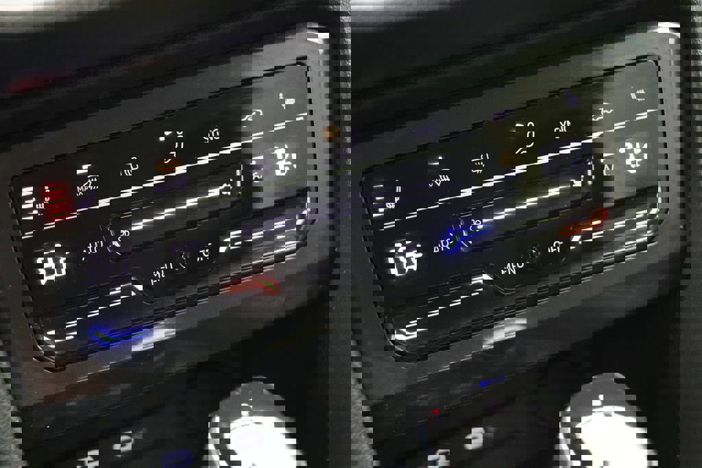 Used 2024 Volkswagen Tiguan Wolfsburg Edition image 23