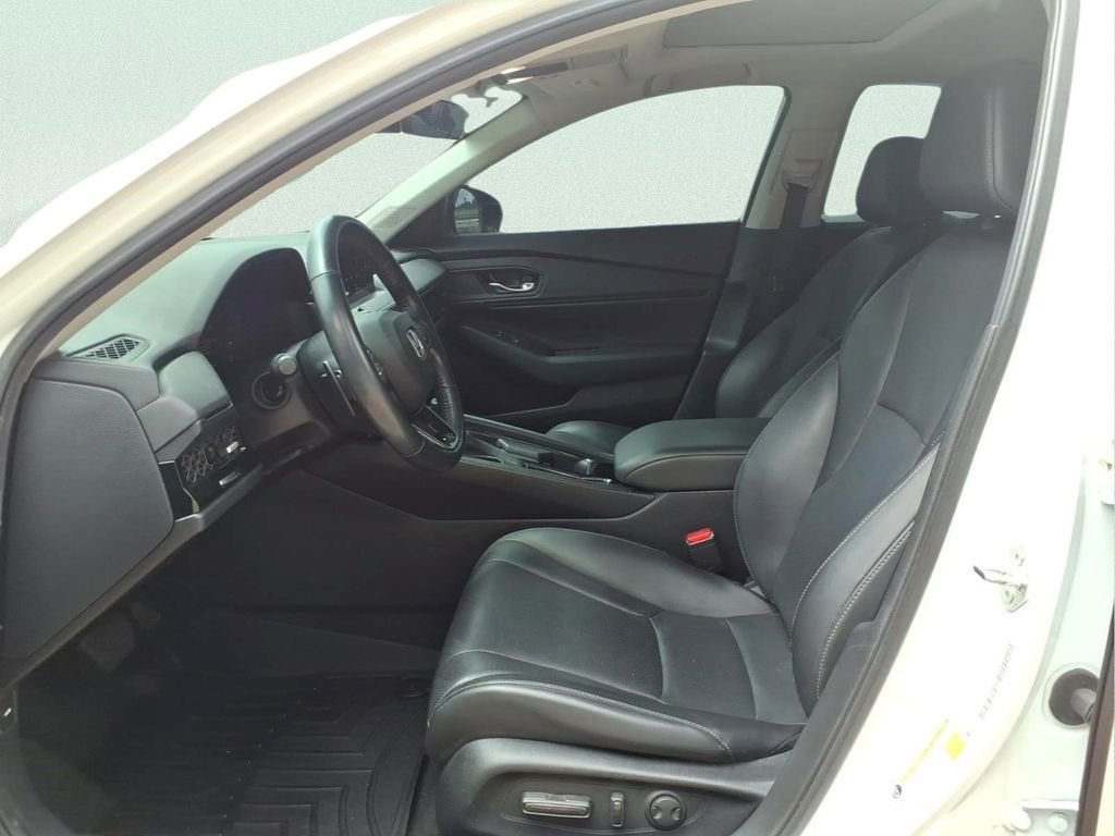 Used 2023 Honda Accord EX-L image 4