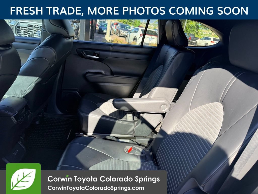 Used 2023 Toyota Highlander XSE AWD/4WD image 10