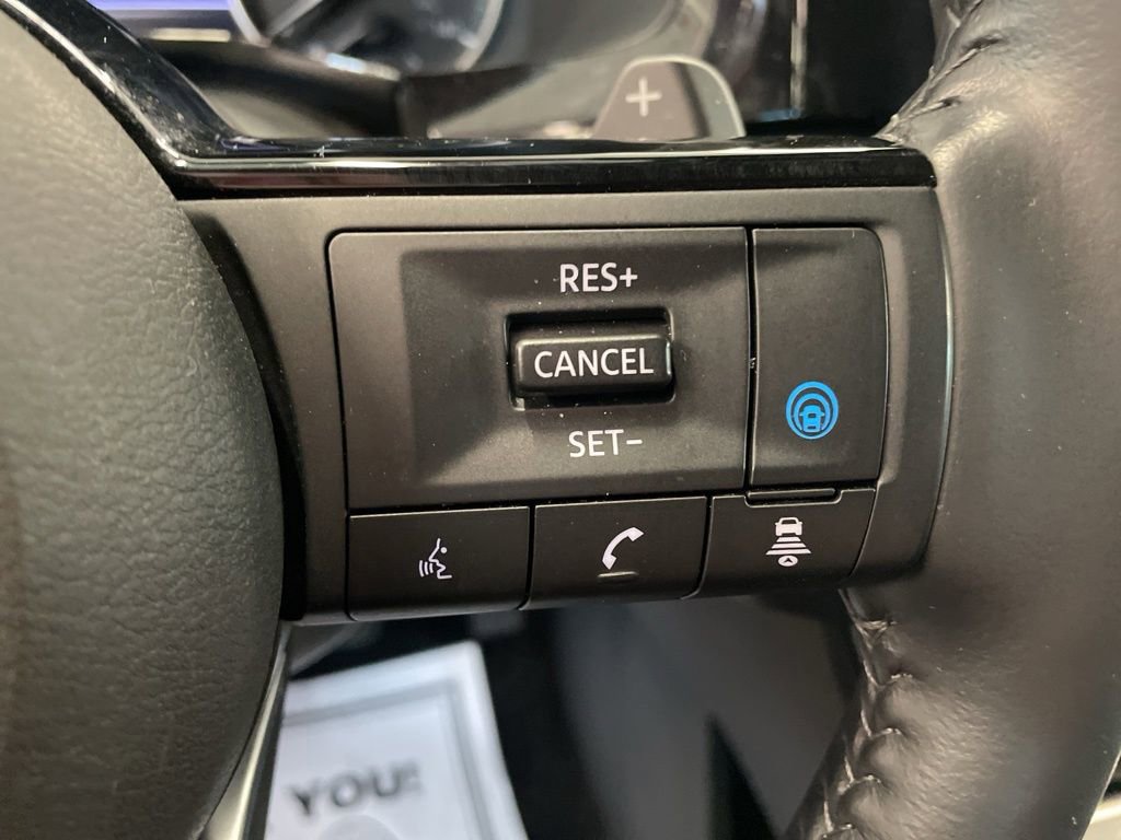 Used 2023 Nissan Pathfinder SL AWD/4WD image 29