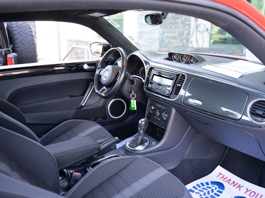 Used 2013 Volkswagen Beetle 2.0T image 15