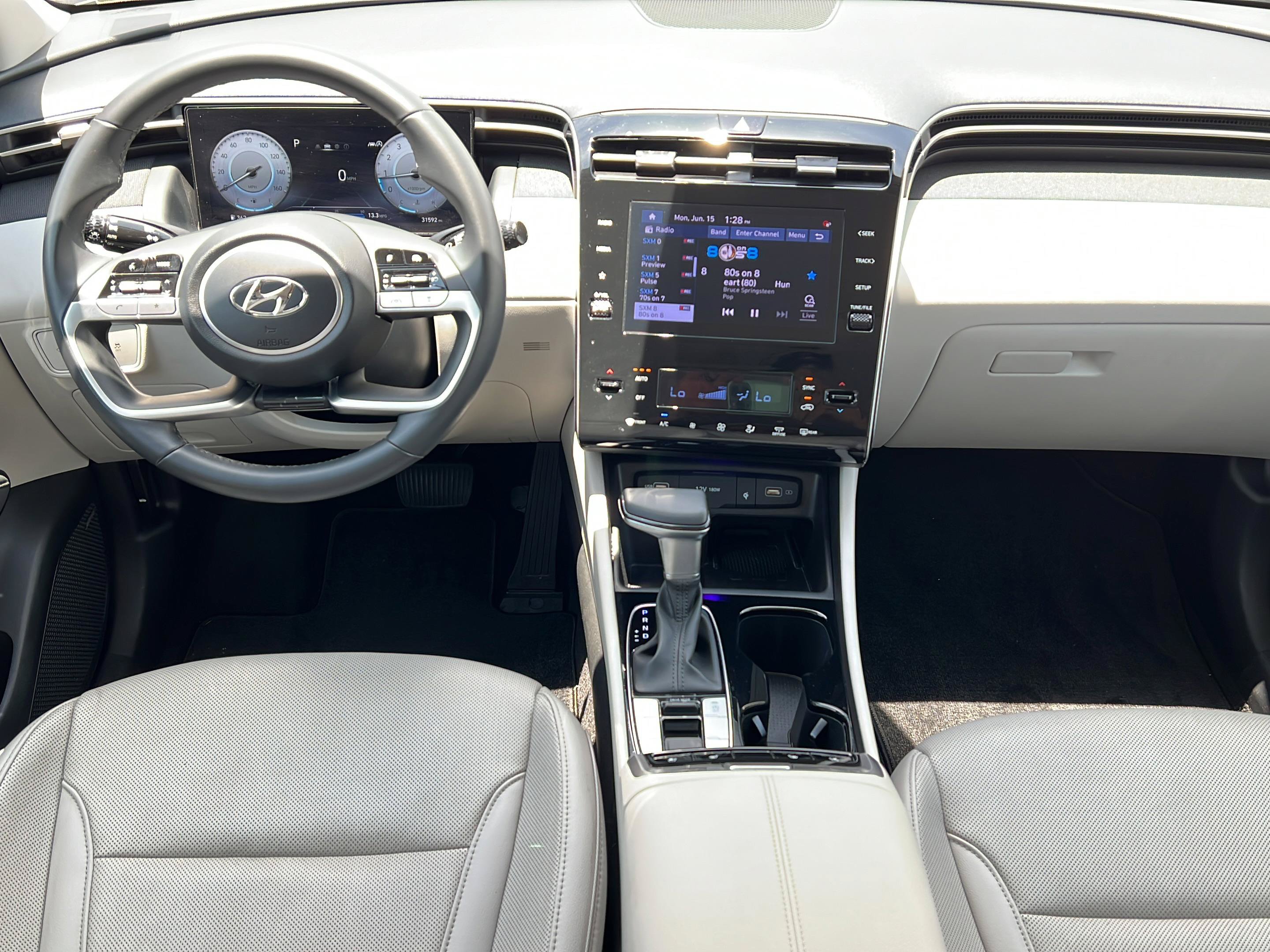 Certified 2022 Hyundai Tucson SEL w/ Convenience + Premium Package FWD image 11