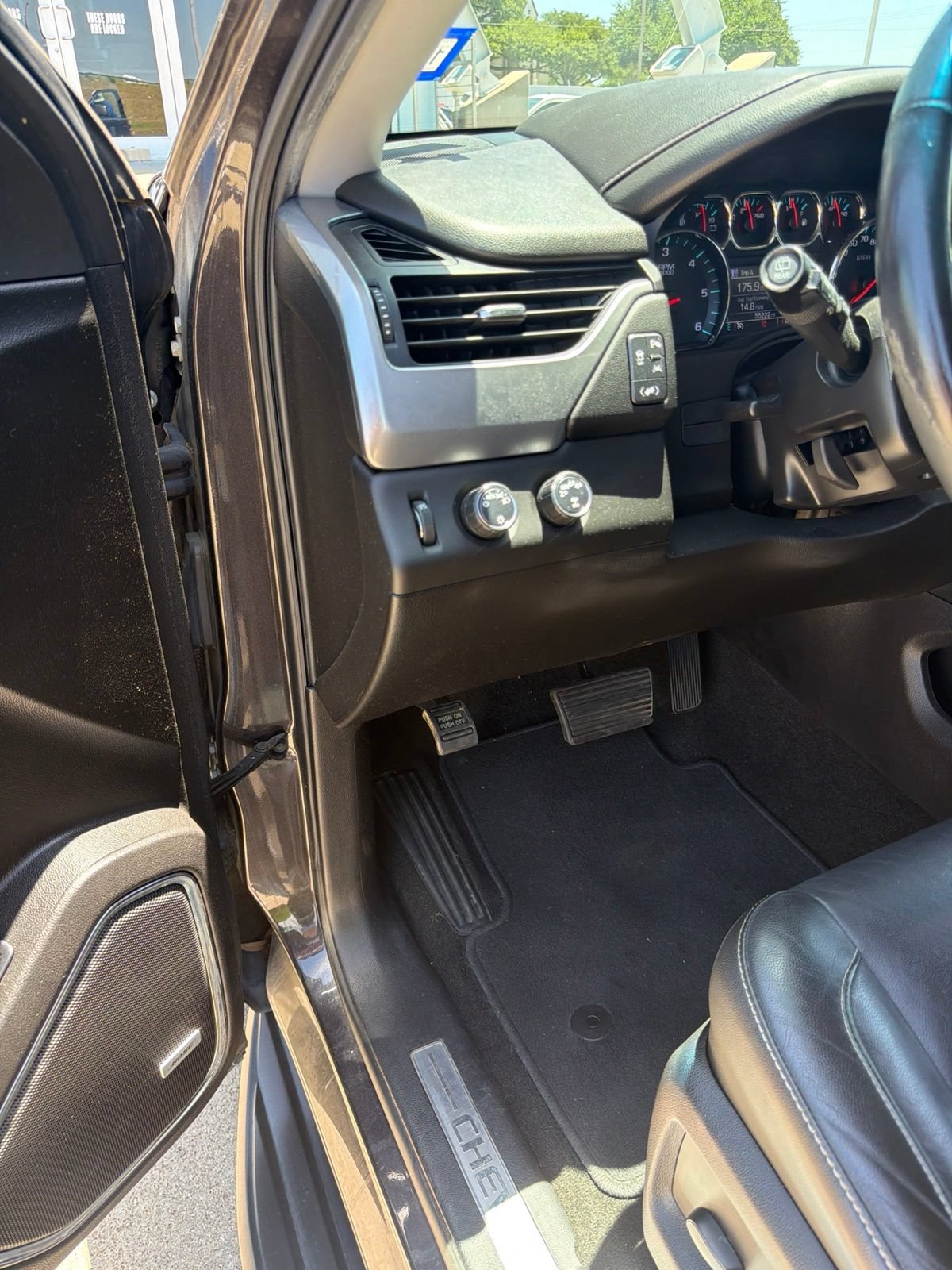 Used 2018 Chevrolet Tahoe LT AWD/4WD image 14