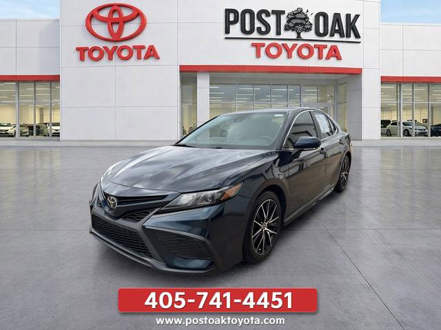 Used 2021 Toyota Camry SE w/ Convenience Package FWD image 4