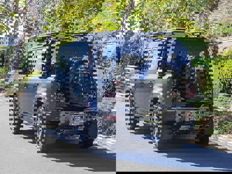 Used 2023 Land Rover Defender 110 Carpathian Edition image 5