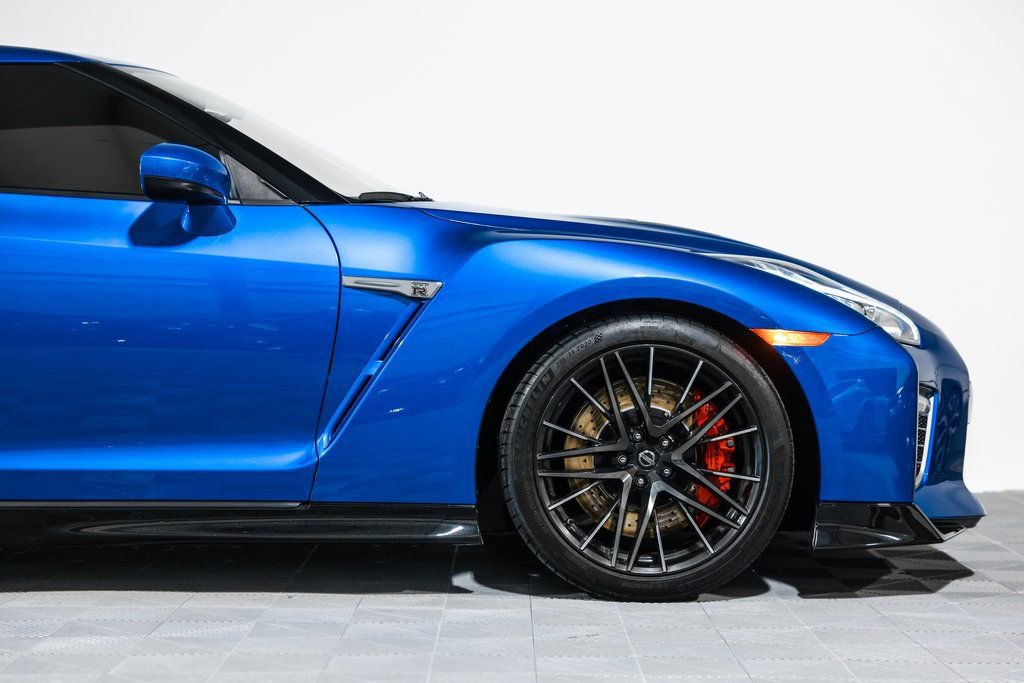 Used 2021 Nissan GT-R Premium AWD/4WD image 3