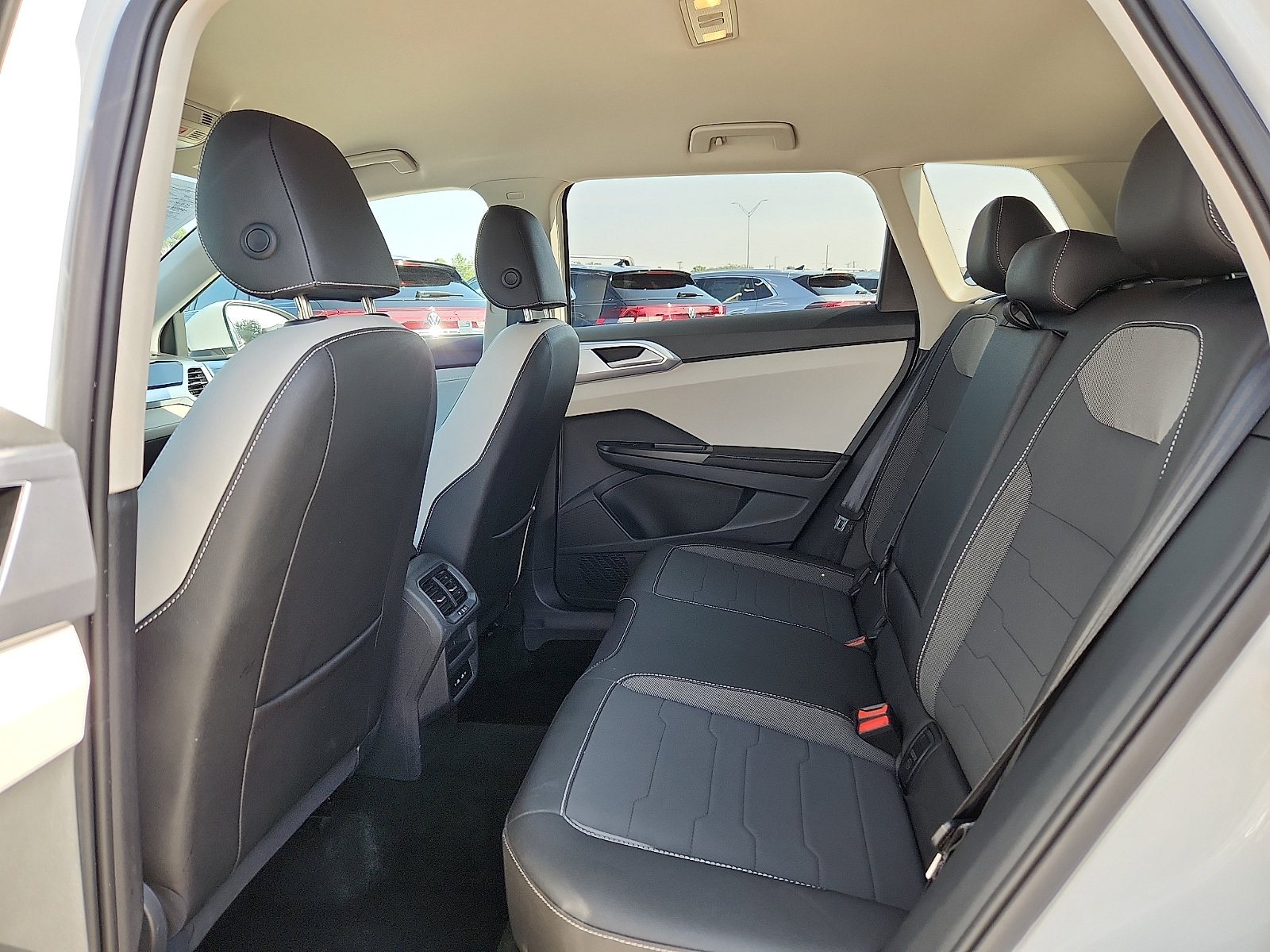 Used 2026 Volkswagen Taos SE FWD image 11