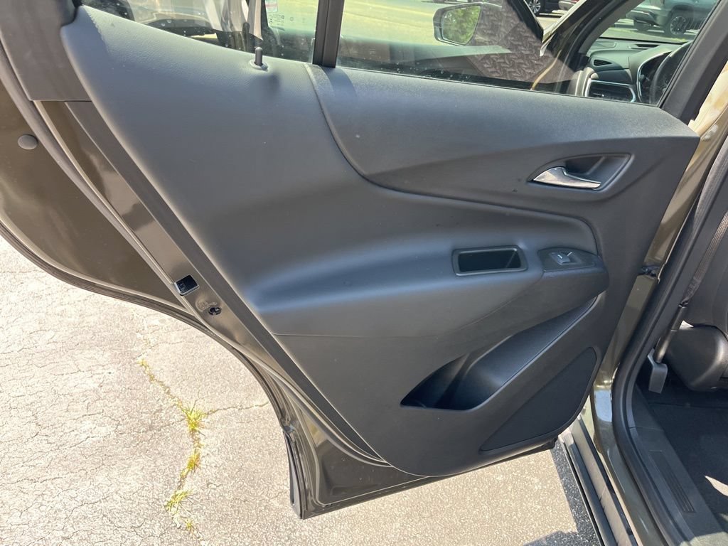 Used 2023 Chevrolet Equinox LT FWD image 24