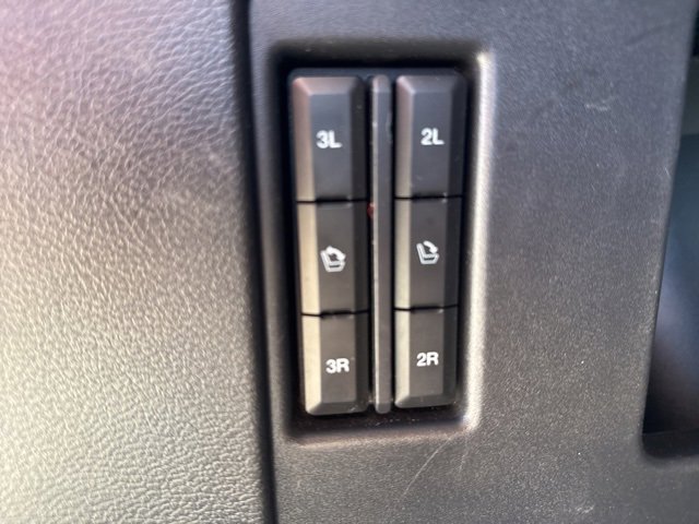 Used 2022 Ford Expedition Limited image 17